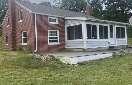 North Webster Hütte | North Webster, IN lake front on all sports Webster Lake.