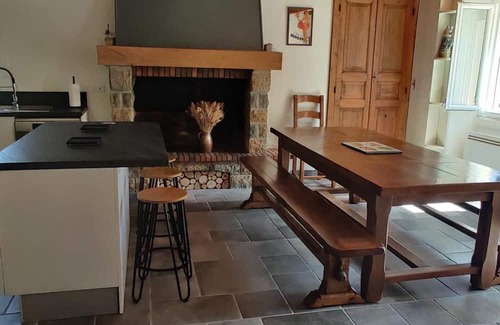 Thevet-Saint-Julien Haus | Holiday Home 'La Pouzerie' with Private Pool, Private Terrace and Wi-Fi