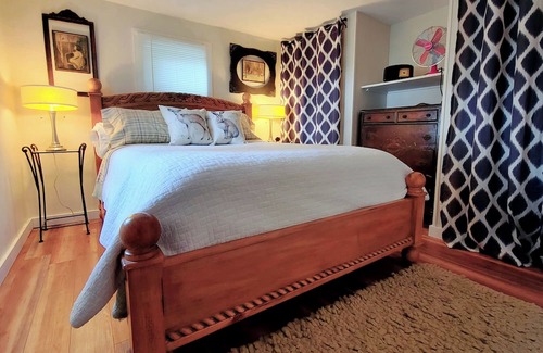 Fountain Hütte | Pet friendly Lakefront Cottage/Cabin between Ludington/Baldwin/Manistee