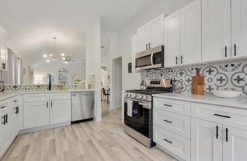 McKinney Haus | BOHO Chic-South Austin 3BR-ACL-SOCO-COTA, and AUS Airport nearby-PETSOk