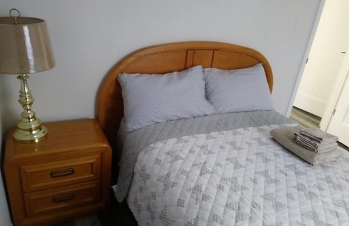Strathroy Haus | 2 Bedroom - Comfy Space (Main Floor Only)