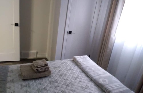Strathroy Haus | 2 Bedroom - Comfy Space (Main Floor Only)