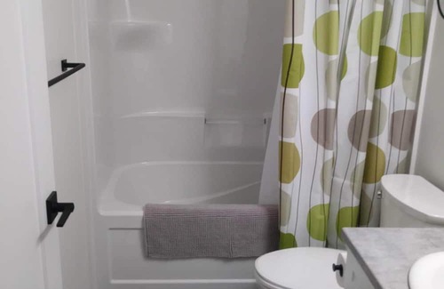 Strathroy Haus | 2 Bedroom - Comfy Space (Main Floor Only)