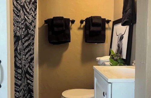 Burley Haus | 1 Bed 1 Bath apartment