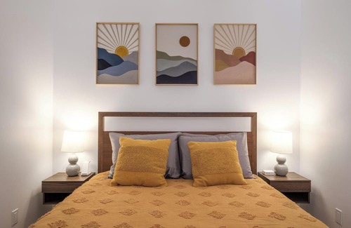 Greenbriar Haus | Private, Quiet, Entire 1 Bdrm Sanctuary in the Hillsnn