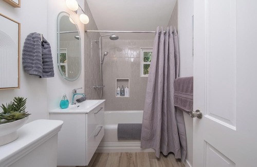 Greenbriar Haus | Private, Quiet, Entire 1 Bdrm Sanctuary in the Hillsnn