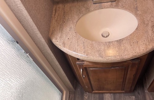 Cottondale Haus | Toy Hauler- 43' Camp Style in private lake area.