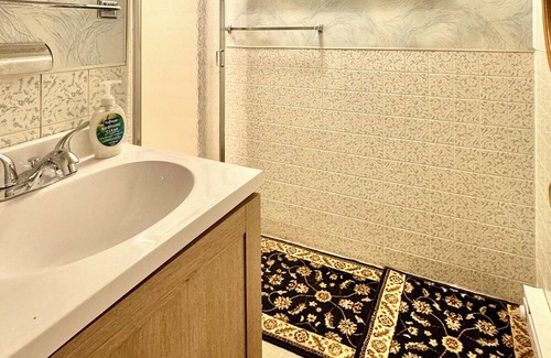 Gillette Haus | Grandma’s Basement - a cozy, fully furnished basement with WiFi in Gillette