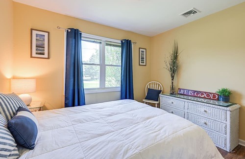 Remsenburg Haus | Hamptons Retreat w/Private Dock, Kayak & Canoe!