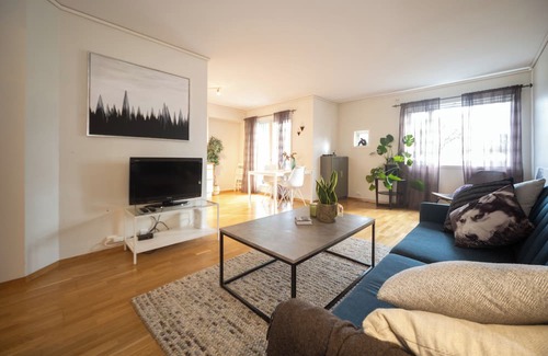 Haugesund Wohnung | 2-bedroom apartment in center of Haugesund with WiFi and parking