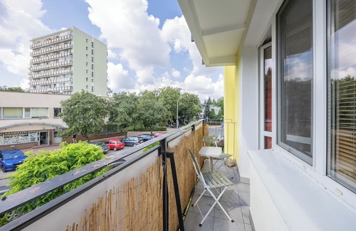 Saska Kepa Wohnung | Apartment With Balcony by Renters