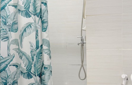 Lahug Eigentumswohnung | Cozy Studio condo in charming Cebu City with WiFi, AC, near IT Park