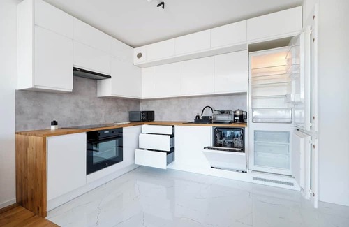 Lodz Wohnung | Wróblewskiego Apt - Balcony, Parking, Workspace - by Rentujemy