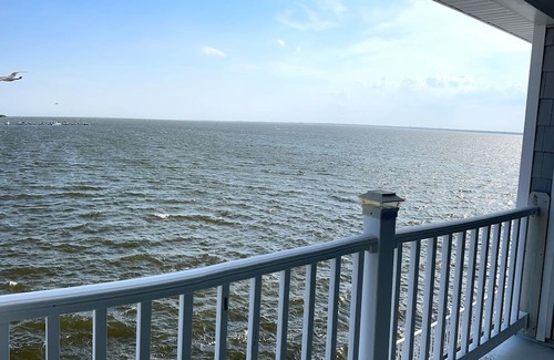 South Seaside Park Haus | Water Front Spacious 5-bedroom house with WiFi, AC in beautiful Seaside Park