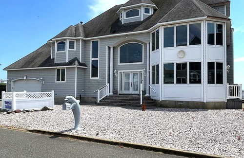 South Seaside Park Haus | Water Front Spacious 5-bedroom house with WiFi, AC in beautiful Seaside Park