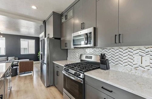 American Fork Haus | New! Onyx Oasis | 2 Car Garage | TV | Central