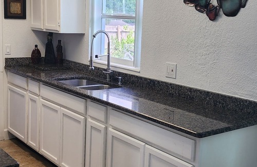 Northwest Orlando Haus | Spacious home with extra large pool, water falls and centraly located.nn