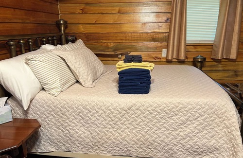 Yulee Kabine | Cozy 200 ft tiny house with WiFi, AC, located in nature and close to so much.