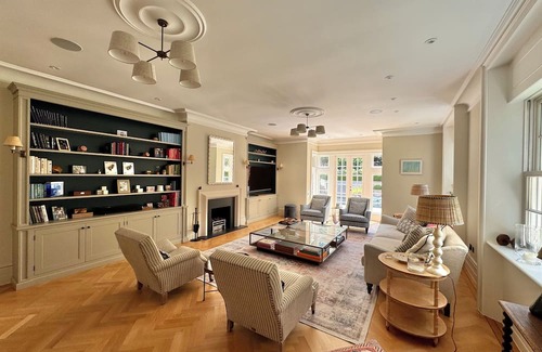 Coombe Hill Haus | Luxury gated 6 bed Home with 15m heated pool and mature gardens