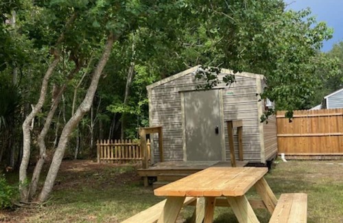 Wesconnett Kabine | Cozy cabin in welcoming Jacksonville with AC