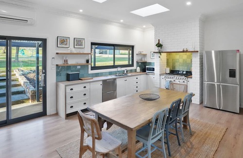 Mansfield Haus | Macs 75 - Luxurious Farm Getaway