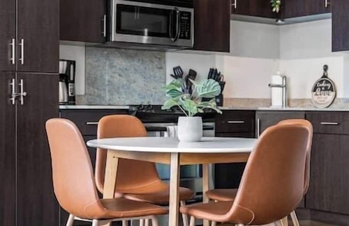 Mission District Wohnung | Perfect View| UG Stall| 2 Bed| Mins to Saddledome