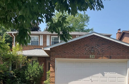 Markham Haus | Cozy Full Basement in a nice area, separate entry