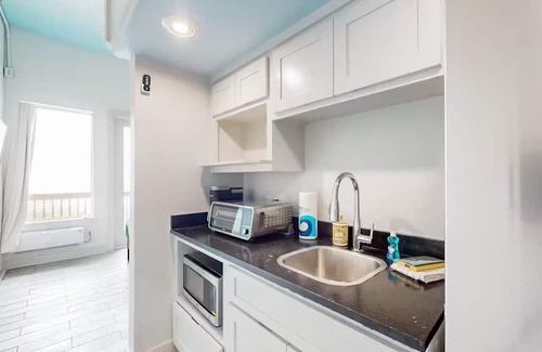Port Bolivar Kabine | Cozy cabin in oceanfront Bolivar Peninsula with WiFi, AC, Private Pool, Games