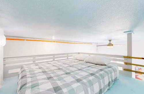 Port Bolivar Kabine | Cozy cabin in oceanfront Bolivar Peninsula with WiFi, AC, Private Pool, Games