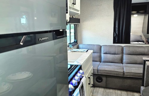 Henderson Haus | Cozy RV in Charming Henderson, Texas for Syrup Festival