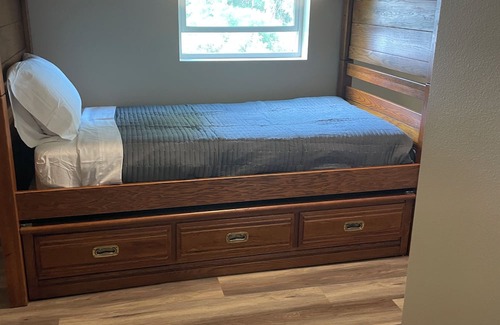 Scappoose Haus | Charming 3-bedroom house on 5 acres with WiFi and AC in delightful Scappoose