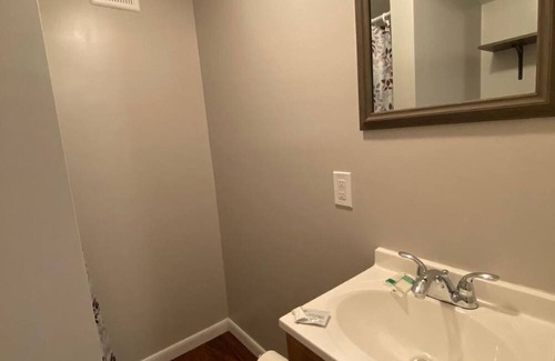 Cedar Hills Kabine | Cozy cabin with 1 bedroom and WiFi, AC in charming Jacksonville