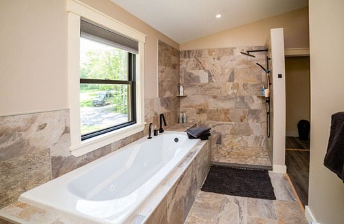 Belfast Haus | Swan Lake Bird House