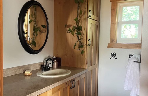 Four Corners Kabine | Cozy Mid-Term 2-bedroom ADU 15-min from Downtown Bozeman