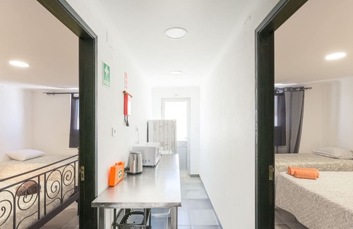 Sines Haus | Room 'Quarto Triplo Conforto 2' with Private Terrace and Wi-Fi