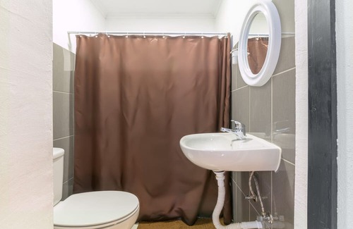 Sines Haus | Room 'Quarto Triplo Conforto 2' with Private Terrace and Wi-Fi