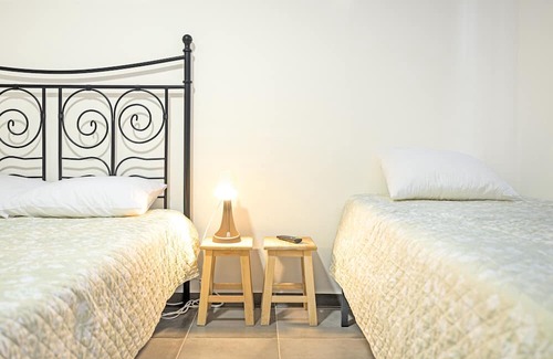 Sines Haus | Room 'Quarto Triplo Conforto 2' with Private Terrace and Wi-Fi