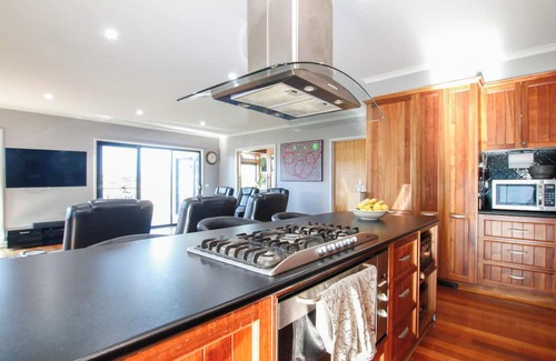 Warrnambool Haus | Welcome to 'The Wetlands' Warrnambool