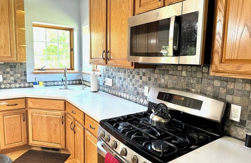 Hudson Haus | Spacious 6-bedroom house in charming Hudson