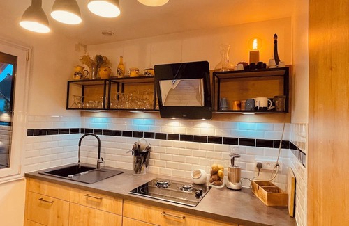 Le Blanc-Mesnil Haus | 2-bedroom house in enchanting Le Blanc-Mesnil with AC, WiFi, fitness room