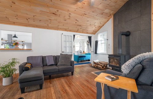 Summit Skihütte | Serene 4-bedroom chalet in Summit at 2100 feet elevation with mountain views