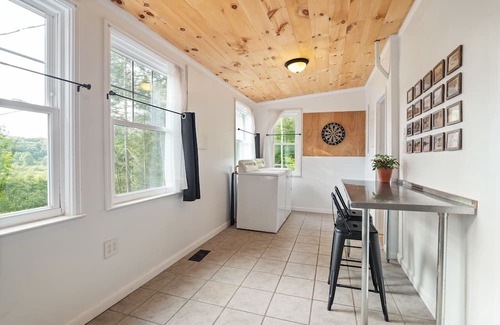 Summit Skihütte | Serene 4-bedroom chalet in Summit at 2100 feet elevation with mountain views