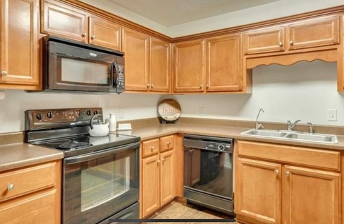 Fleming Haus | Charming house with AC in Richmond Hill - Perfect for a getaway