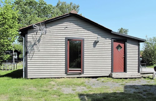 Asarum Haus | Hoka Stugan by Interhome