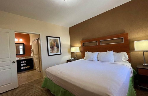 Spring Valley Resort | Luxury one bedroom and one bathroom unit with full amenities