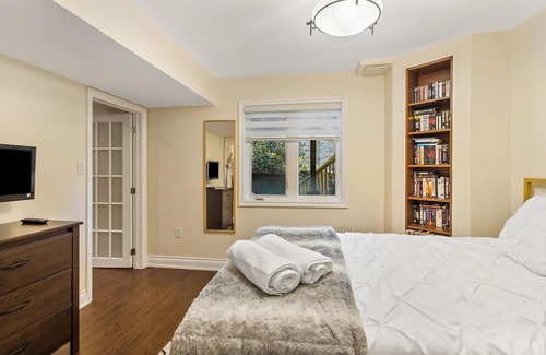 Vaughan Wohnung | Cozy 1-BR, with Private Patio.