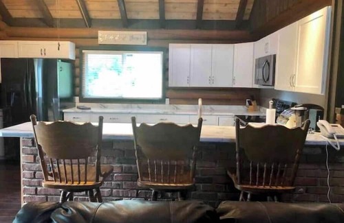 Millfield Kabine | Cabin on 80 acres between Nelsonville and Athens.