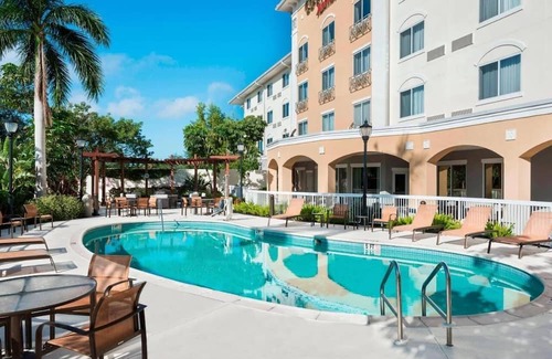 Biggar Haus | Experience True Comfort at Urban-Retreat Hotel w/Heated Pool - 4 Units