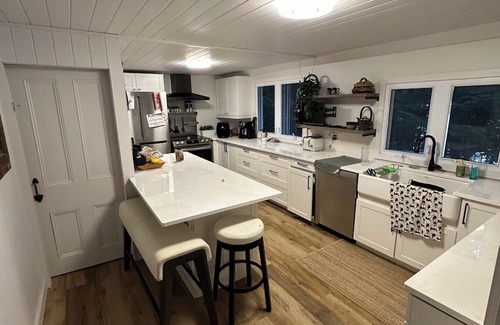 Haliburton Haus | Lakefront 2 cottage property with large private dock. Recently renovated.