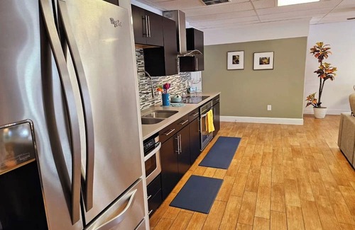 Suwanee Haus | 2 bedroom chic private loft in Suwanee